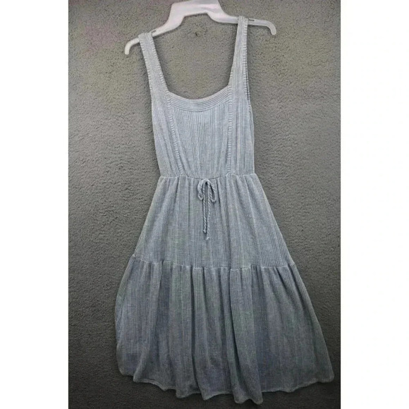 Caution to the Wind Sleeveless Tiered Midi Dress-Size Medium Jrs. - Picture 1 of 9